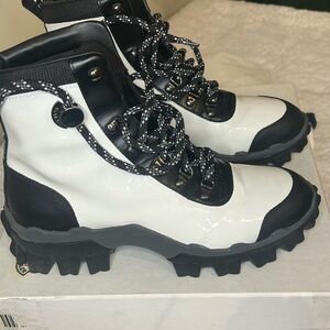 Moncler Hélis Lug Sole Boots | Black & White | EU 37 | Authentic